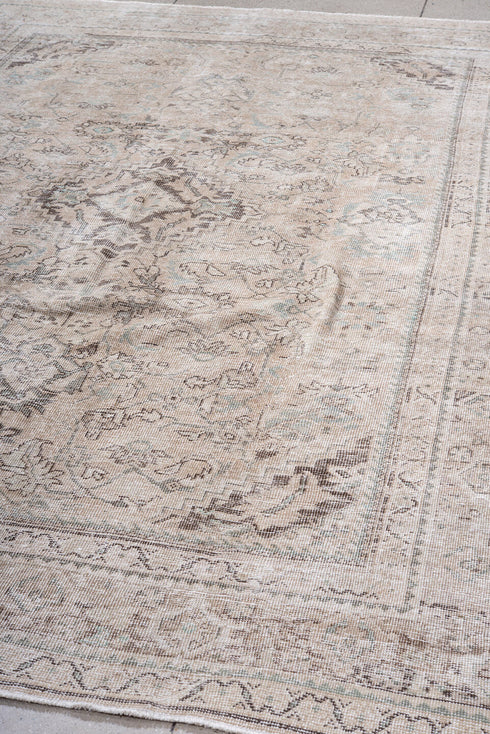 Vintage Mahal Area Rug (7' x 10')